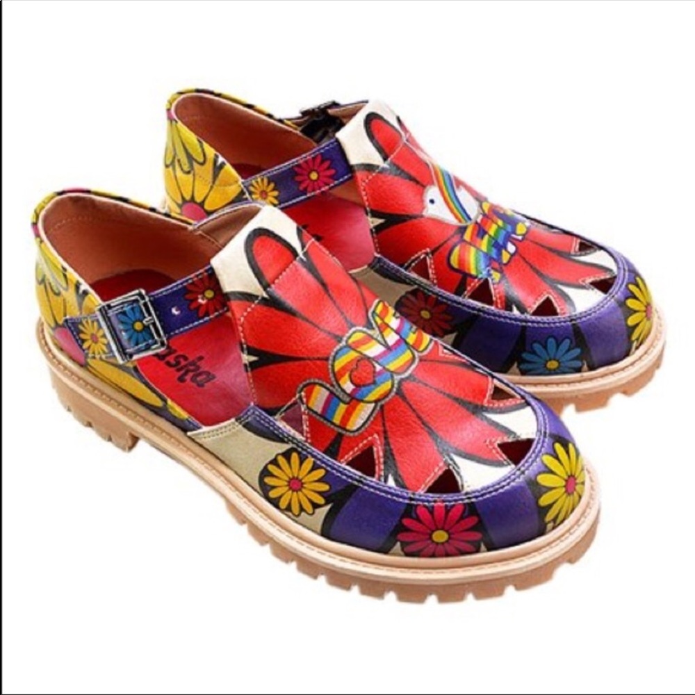 ALASKA PEACE LOVE FLORAL MARY JANES